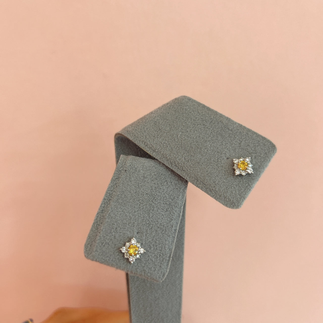 イエローダイヤ 0.16ct前後×2 PT ピアス 〜VIVID YELLOW|AYAKO SAKURAI(櫻井 彩子(サクライ アヤコ))公式通販サイト